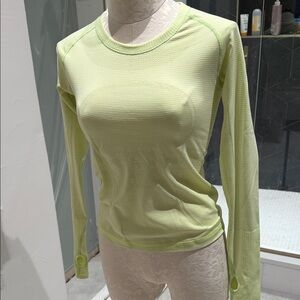 Lululemon long Sleeve swiftly